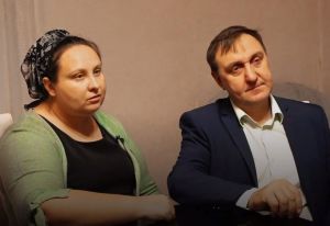 По инициативе Мельниченко многодетная семья Беляевых получила микроавтобус