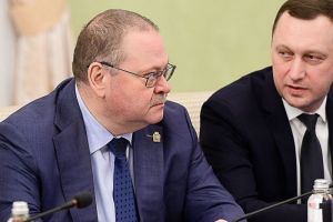 Мельниченко принял участие в совещании по отбору на военную службу по контракту