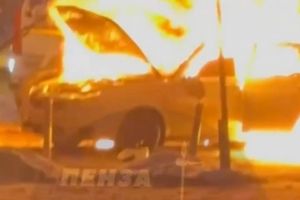 МЧС сообщает подробности возгорания автомобиля «Лада Приора» в центре Пензы