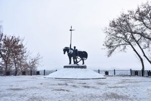 В Пензе завершили монтаж лестницы возле памятника Первопоселенцу
