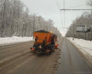 В Пензе к уборке улиц привлечено 77 единиц спецтехники