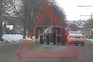 Момент аварии на ул. Пушкина в Пензе попал на видео