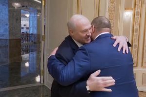 Мельниченко пожелал успеха Лукашенко на грядущих выборах президента Беларуси