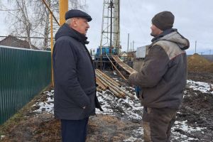 Михаил Панюхин оценил темпы ремонта артезианской скважины в Земетчино