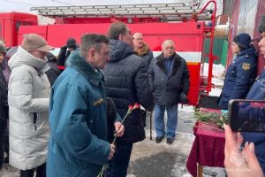 В Шемышейском районе открыли мемориальную доску в память об участнике СВО