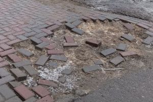 В Пензе раскритиковали «пляшущую» в центре города плитку