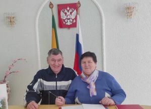 В Сердобске супружескую пару поздравили с 50-летием со дня свадьбы
