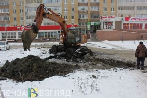 Названы сроки завершения ремонта теплосетей на улице Карпинского в Пензе