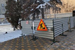 В центре Пензы устраняют провал с горячей водой