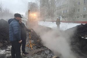 Глава Пензы Олег Денисов выехал на место аварии на теплосетях в Арбеково