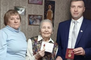 95 кузнечан получили юбилейные медали