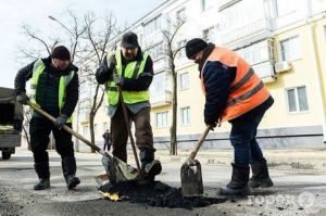 В Заречном начался ямочный ремонт дорог