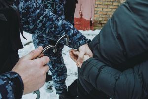 Молодой человек устроил дебош в одном из баров Пензы