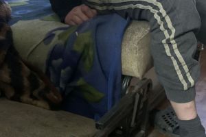 В Пензе спасатели помогли мужчине, который стал «пленником» дивана