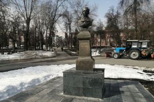 В пензенском сквере им. Лермонтова восстановят часть бюста поэта