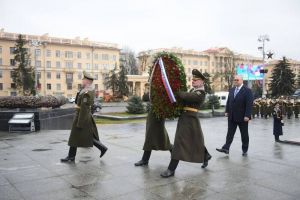 Мельниченко с пензенскими «Тиграми» возложил цветы к Вечному огню в Минске