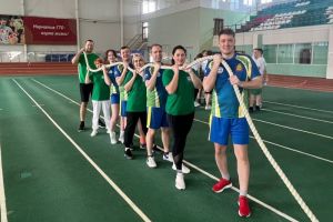 Министр труда Пензенской области поделился фото, на которых перетягивает канат