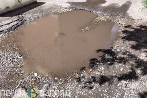 Жителям Леонидовки пояснили, когда отремонтируют дороги