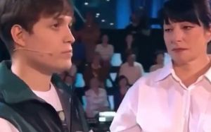 Сердобчанин спел авторскую песню о маме на федеральном канале
