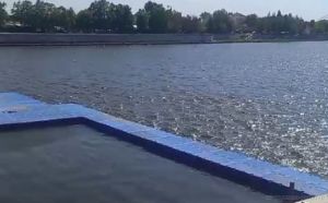 В Пензе на Суре собирают сцену на воде