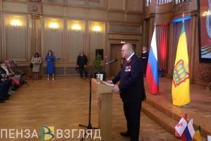 В Пензе Олег Мельниченко вручил государственные и региональные награды