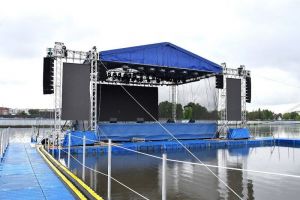 Олег Денисов осмотрел сцену на воде у Ростка в Пензе