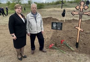 На захоронение останков красноармейца из Пензенской области приехал его внук