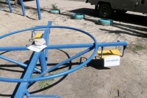 В Пензе по требованию прокуратуры отремонтировали детскую площадку