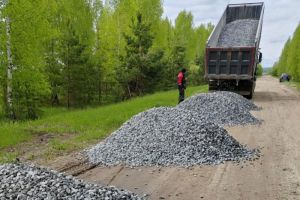 В Мокшанском районе ремонтируют дорогу между Михайловкой и Знаменским