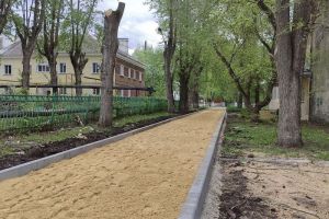 В Каменке благоустраивают сквер тружеников тыла