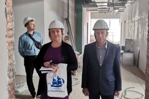 В Кузнецке проверили стройку хирургического центра и взрослой поликлиники
