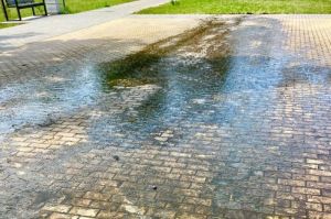 В Нижнеломовском районе люди получили травмы из-за скользкой площади