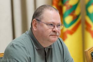 Олег Мельниченко потребовал привести в порядок самые «убитые» дворы в Пензе