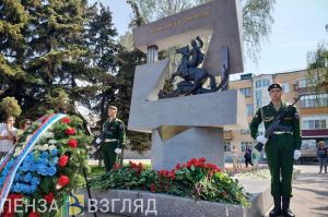 Памятный знак бойцам СВО, флешмоб «Пензенская ласточка», обновление галереи почета: новости Пензы и области за 12 июня