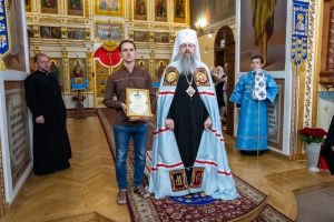 Художника-иконописца наградили за роспись Покровского собора в Пензе