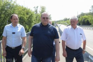 Олег Мельниченко осмотрел обновленный мост в Лунинском районе