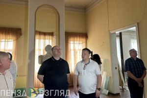 Мельниченко обсудил с министром культуры региона ремонт «Уездного училища»
