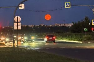 Жители Пензенской области делятся фотографиями «Оленьей Луны»