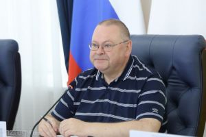 Олегу Мельниченко доложили о темпах ремонта дорог в Пензе
