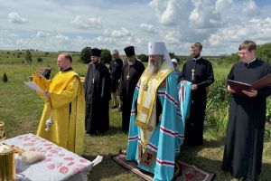 Митрополит Серафим освятил место под строительство часовни в Пензенском районе