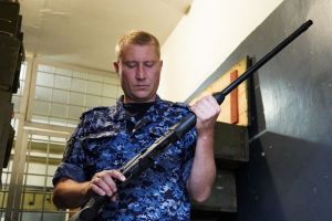 В Пензе росгвардейцы передали 45 ружей в зону СВО