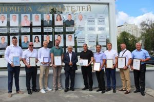 В День строителя лучшие специалисты ГК «Территория жизни» получили награды