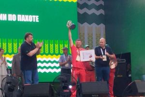 Сергей Захаров из Пензенской области вновь признан лучшим пахарем страны