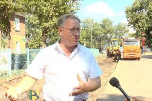 Александр Помогайбо рассказал о ремонте улицы Чкалова в Каменке