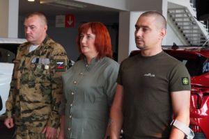 Ветеранам СВО из Пензенской области вручили автомобили с ручным управлением