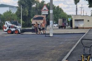 В Земетчино строители модернизируют общественную зону