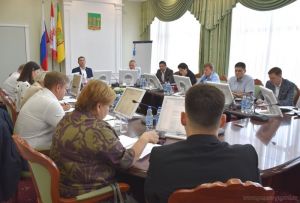 Денисов поставил задачу нанести разметку возле школ в Пензе до 1 сентября