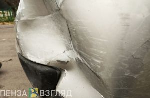 В Спасском районе машина наехала на ограждение, пострадали трое