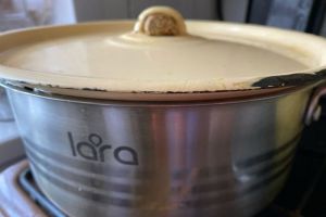 Легко очищаю пригоревшую кастрюлю: 5 проверенных способов от старой поварихи
