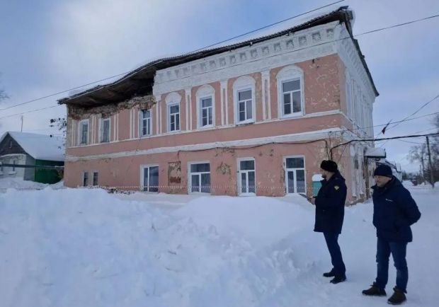 Прокуратура начала проверку по частичному обрушению здания в Спасске